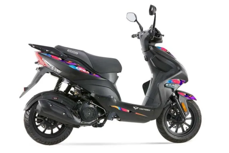 Moto New Life, una motocicleta versátil y confiable disponible en Supermotos MyM Tolima, perfecta para recorridos urbanos y viajes largos.